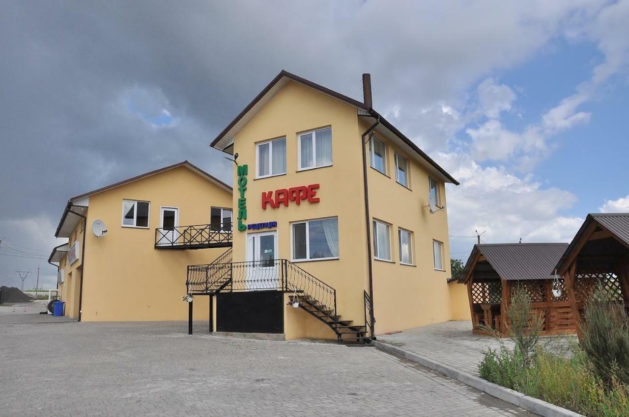 Motel Lutsk Exterior photo